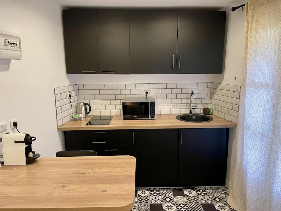 Le Moulin 2 - Appartement Arenes Romaines- Beziers Gare - Wifi- Tv Connecte エクステリア 写真